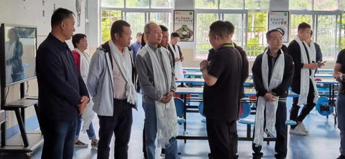 云南國際文化交流基金會到德欽開展愛心捐贈活動